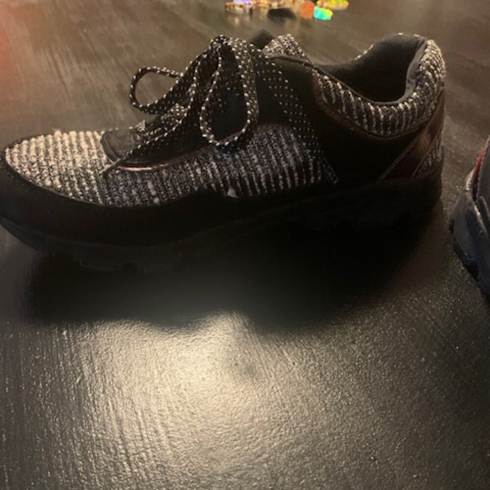 NEW - Sneakers with Bling! - Picture 5 of 9